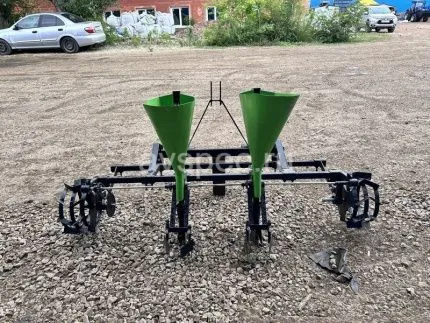 Чеснокосажалка (сеялка чеснока) двухрядная